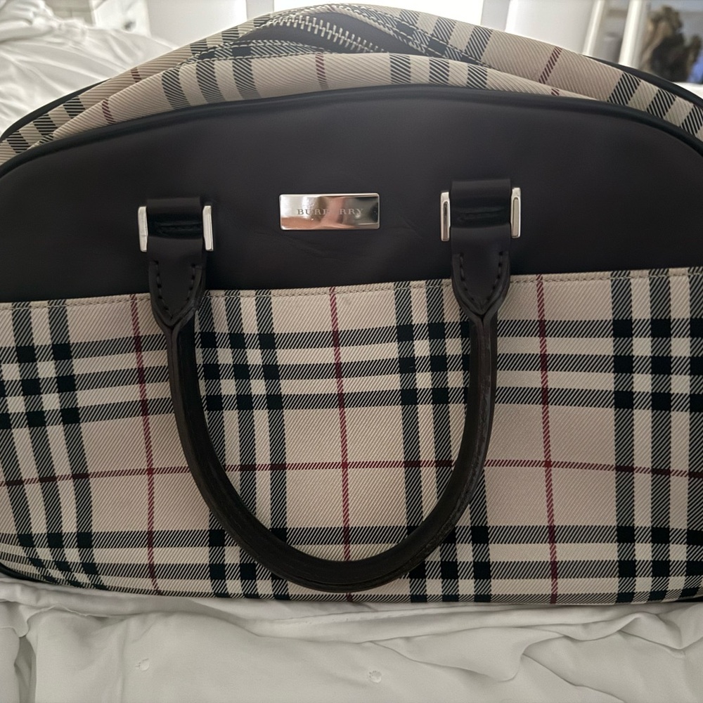Burberry bag with matching wallet